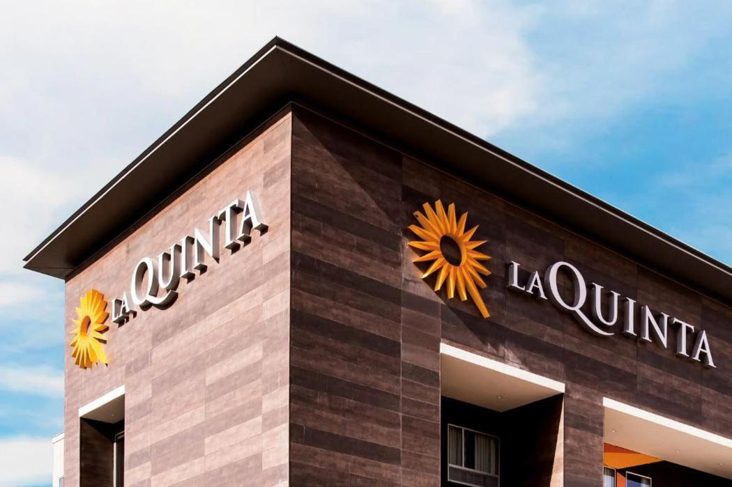 La Quinta & Suites By Wyndham 2* Sulphur